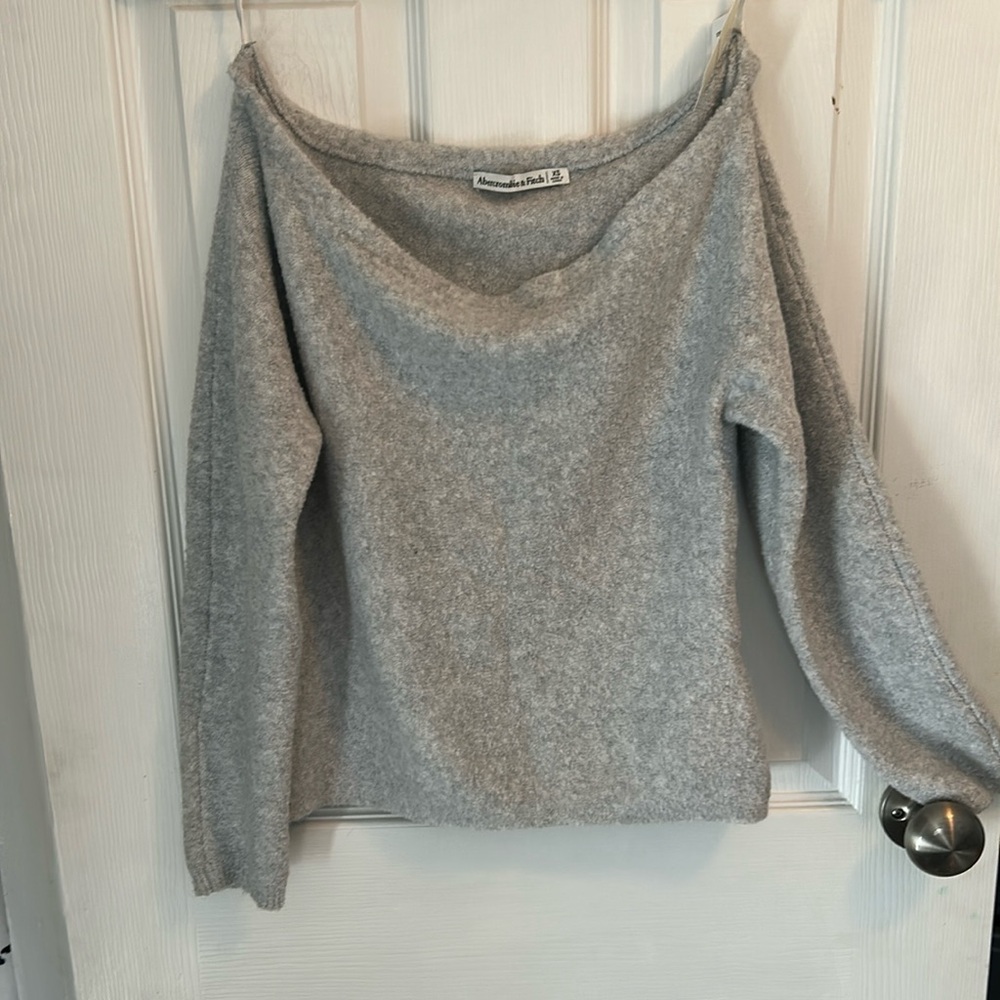 NWT Abercrombie Gray Super Soft Top